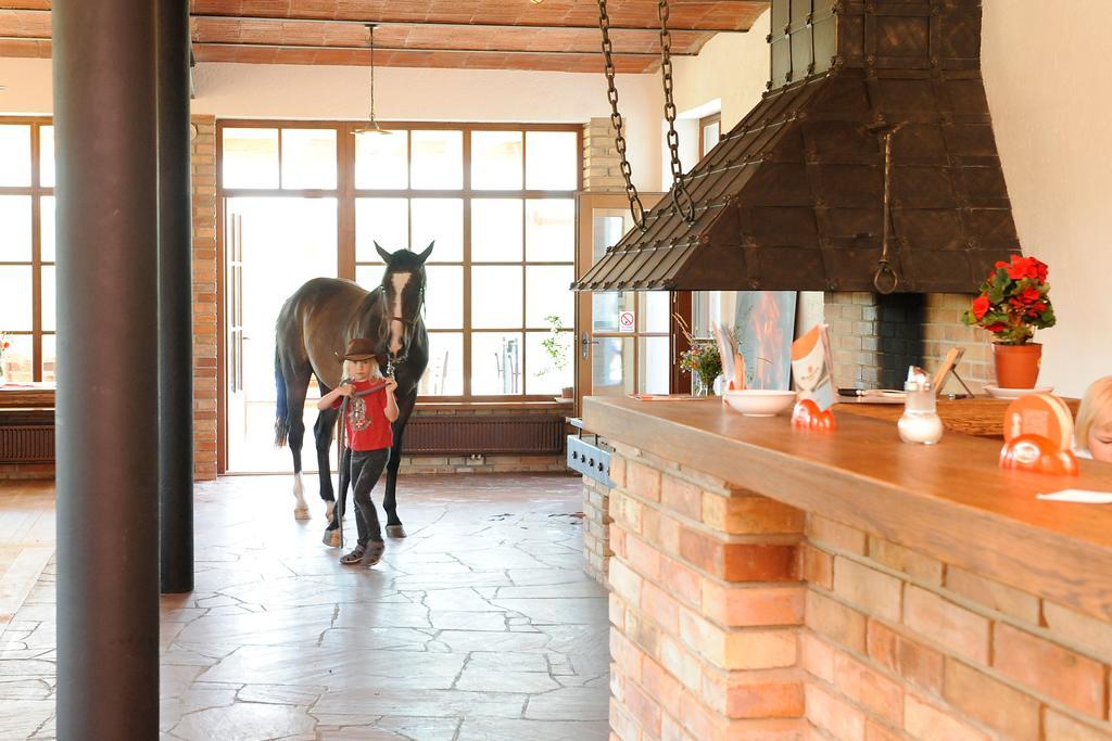 Ranc Milovice Hotel Milovice  Kültér fotó